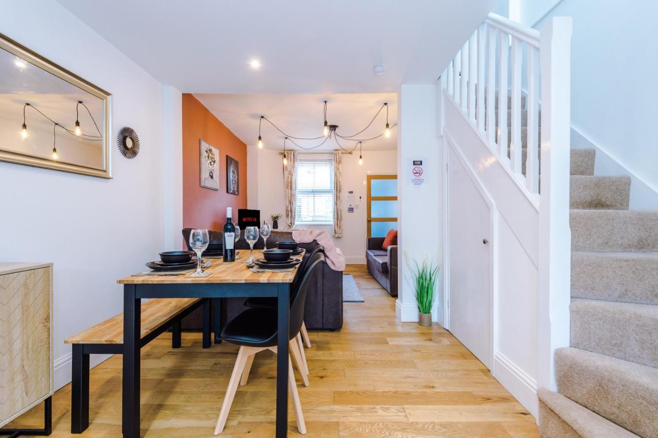 Pristine 2-Bed House In Chester By 53 Degrees Property, Ideal For Families & Small Groups, Great Location - Sleeps 6 Hough Green Εξωτερικό φωτογραφία