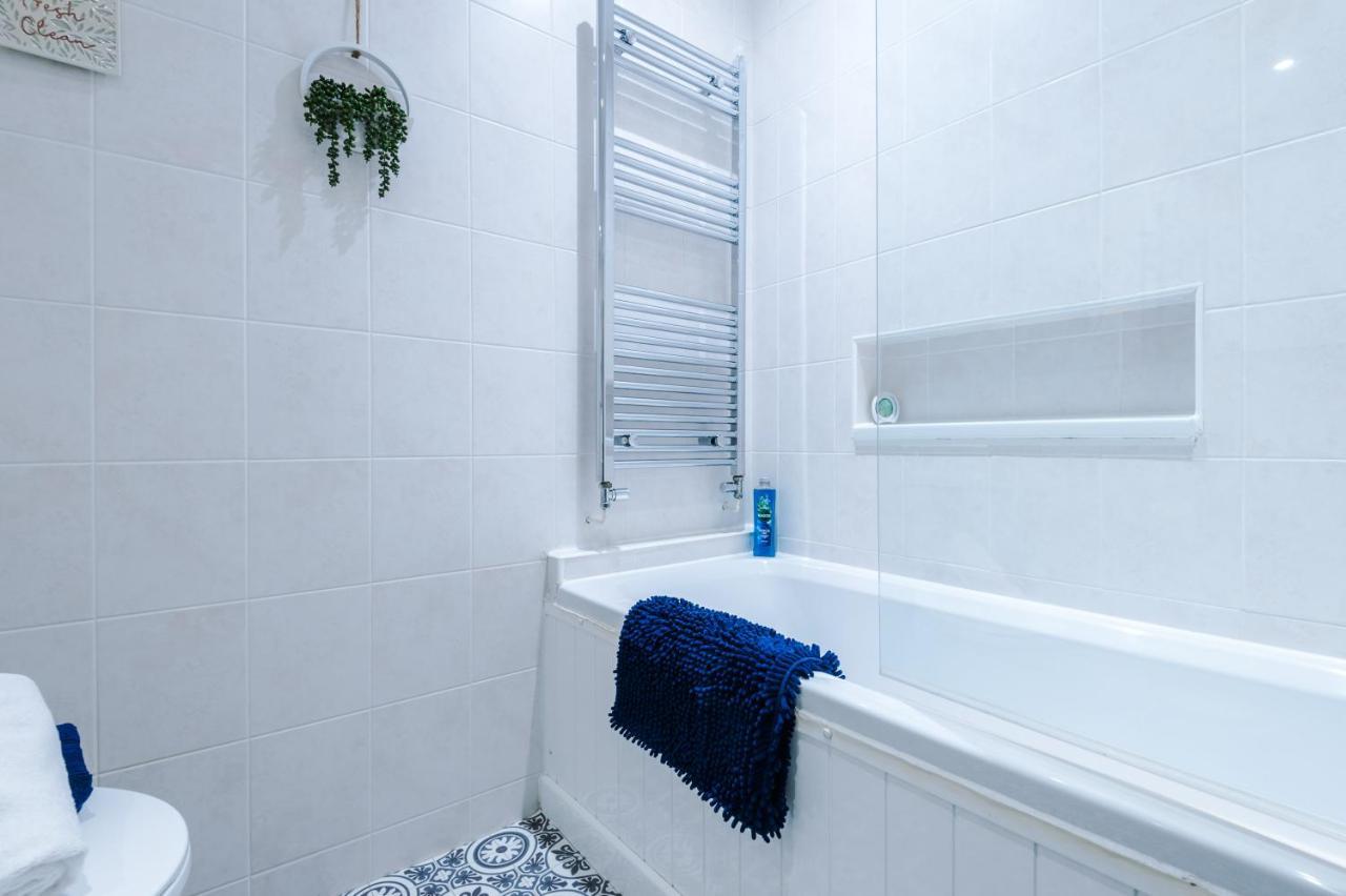 Pristine 2-Bed House In Chester By 53 Degrees Property, Ideal For Families & Small Groups, Great Location - Sleeps 6 Hough Green Εξωτερικό φωτογραφία