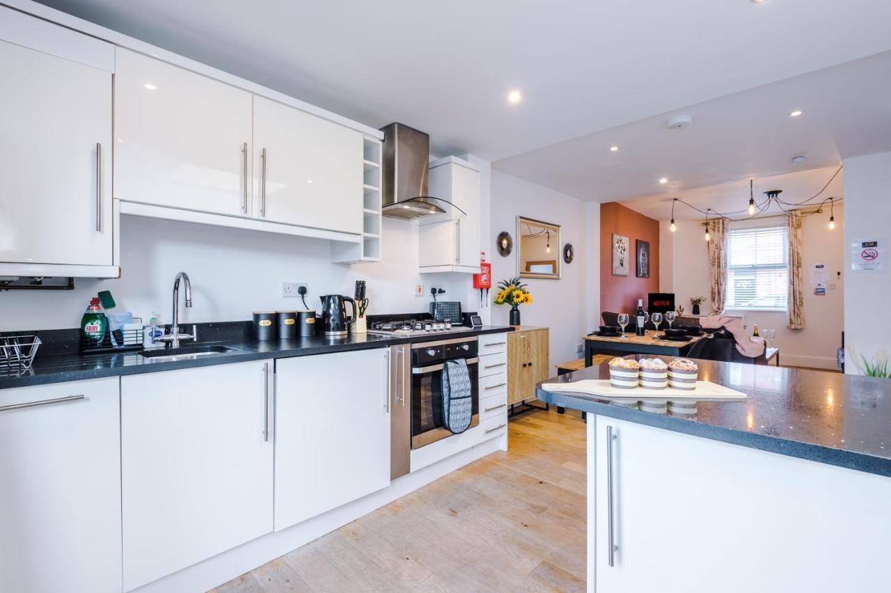 Pristine 2-Bed House In Chester By 53 Degrees Property, Ideal For Families & Small Groups, Great Location - Sleeps 6 Hough Green Εξωτερικό φωτογραφία