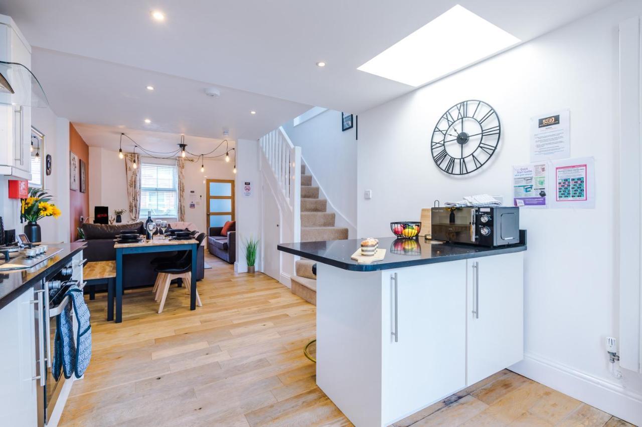 Pristine 2-Bed House In Chester By 53 Degrees Property, Ideal For Families & Small Groups, Great Location - Sleeps 6 Hough Green Εξωτερικό φωτογραφία